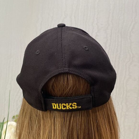 NCAA Oregon Ducks Cap Hat Adjustable Unisex Black Gold Green - Picture 5 of 16